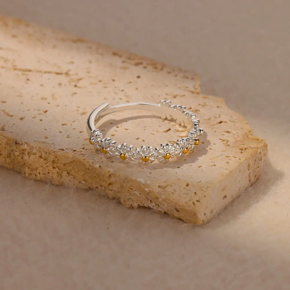 Vintage Daisy Rings For Women Cute Flower Ring Adjustable Open Cuff Wedding Engagement Rings Female Jewelry Bague