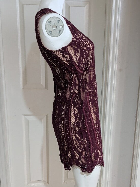 Retro Y2K C-Neck Sleeveless Lace Tunic Dress in Deep Plum Women's Medium