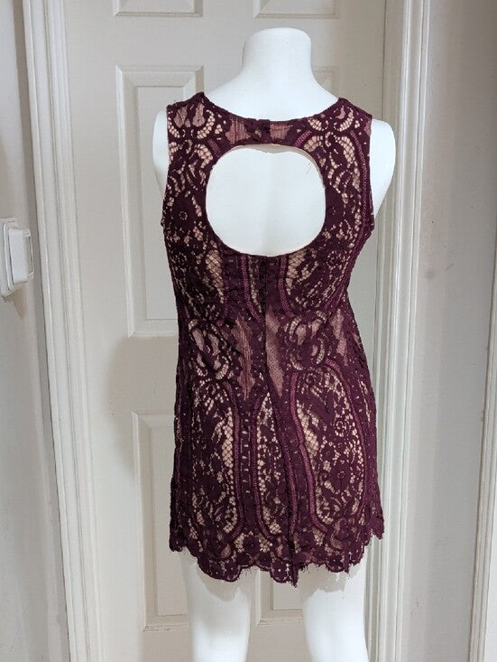 Retro Y2K C-Neck Sleeveless Lace Tunic Dress in Deep Plum Women's Medium